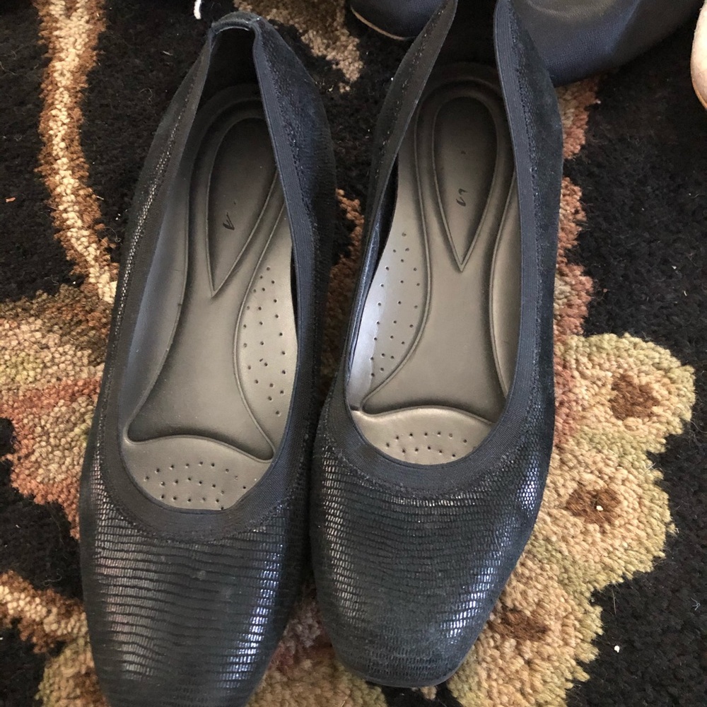 Black flats